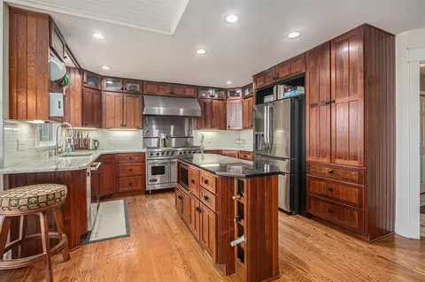 Kitchen - 284 Riverview, Douglas, MI 49406 photo 3 of 4