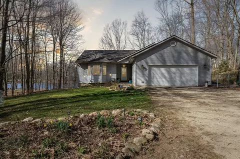 13344 Gilkey Lk, Delton, MI 49046