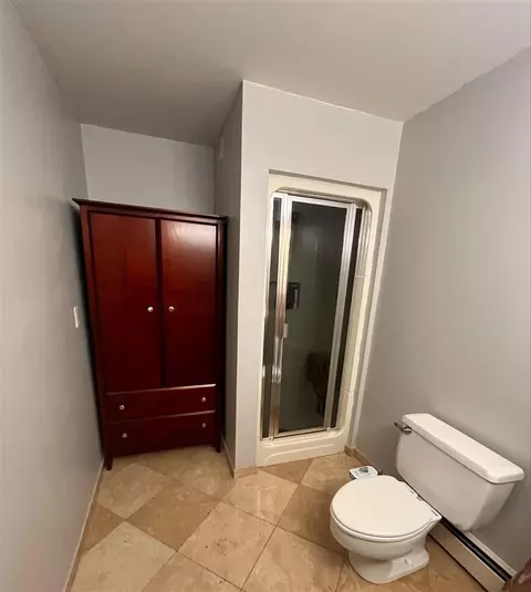 Bath - 8785 Warner, Saline, MI 48176 photo 3 of 5