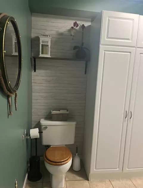 Bath - 8785 Warner, Saline, MI 48176 photo 5 of 5