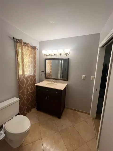 Bath - 8785 Warner, Saline, MI 48176 photo 1 of 5