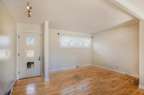Living - 3091 Hendee, Jackson, MI 49201 photo 3 of 3