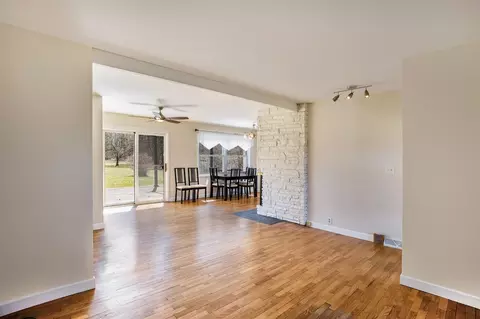 Living - 3091 Hendee, Jackson, MI 49201 photo 2 of 3