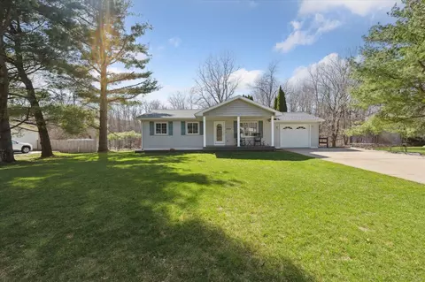 13310 Heather Ln, Perry, MI 48872