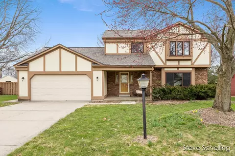 1830 Lockmere, Grand Rapids, MI 49508