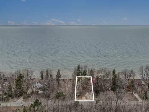 lot10 W Fox Farm Rd, Manistee, MI 49660