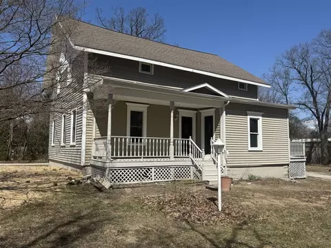 42 S 6th, Fruitport, MI 49415