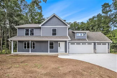 2035 Dakota, Hastings, MI 49058