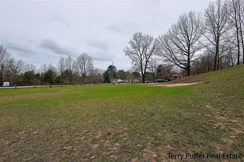 2464 W Scenic Vw, Rothbury, MI 49452