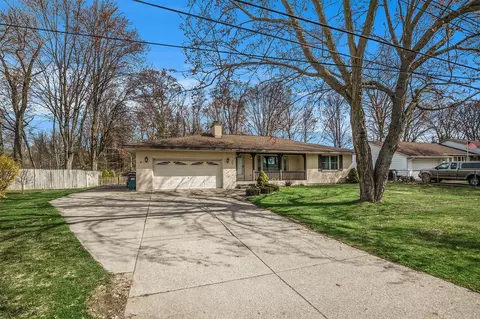 824 Winslow, Norton Shores, MI 49441