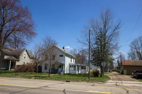 414 N Front, Dowagiac, MI 49047