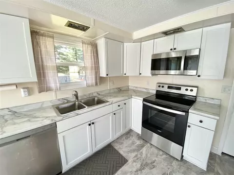 Kitchen - 2726 Clark, Jackson, MI 49202 photo 9 of 10