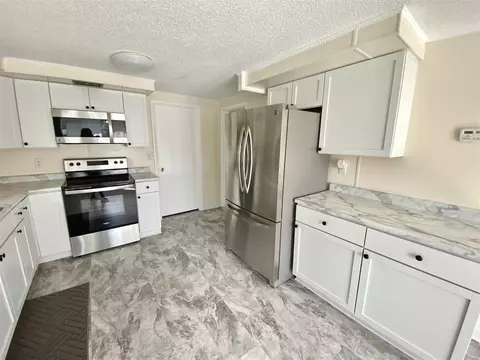 Kitchen - 2726 Clark, Jackson, MI 49202 photo 7 of 10