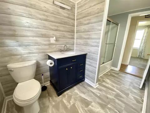 Bath - 2726 Clark, Jackson, MI 49202 photo 1 of 5
