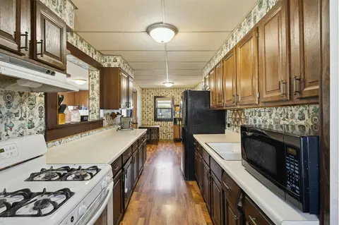 Kitchen - 123 New, Stanton, MI 48888 photo 4 of 6