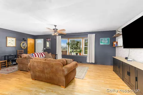 8755 S Francis, Dewitt, MI 48820 photo 4