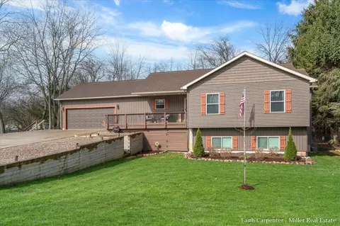 10464 Sunshine, Delton, MI 49046