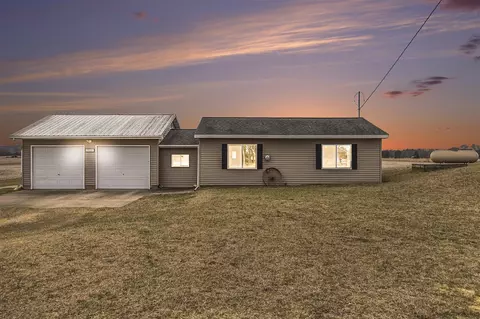 19661 Meceola, Hersey, MI 49639