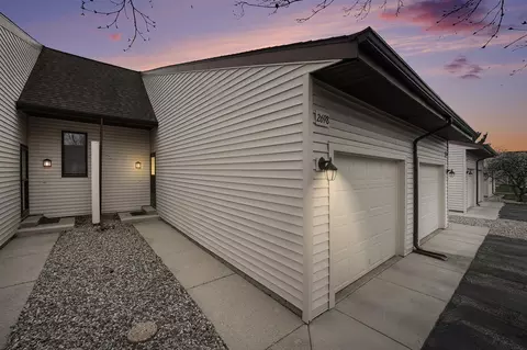 2698 Stonevalley, Wyoming, MI 49519