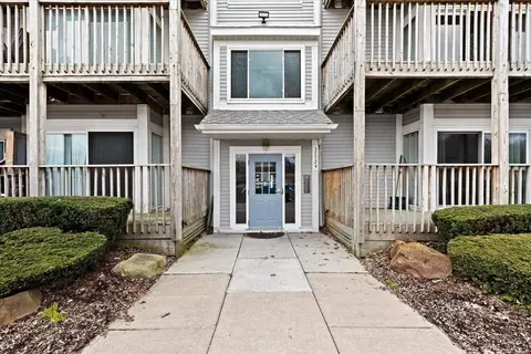 37524 Jefferson #301, Harrison Township, MI 48045