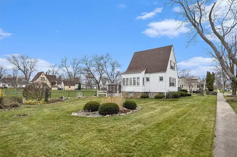 Exterior - 235 N Douglas, Bronson, MI 49028 photo 5 of 7