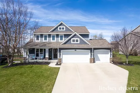 9545 Sunset Ridge Dr NE, Rockford, MI 49341
