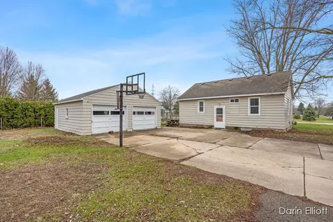 7214 Byron Ctr, Byron Center, MI 49315