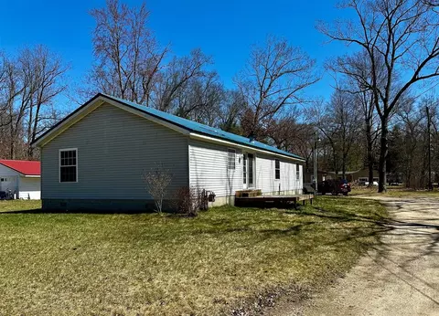 854 S Mcclelland, White Cloud, MI 49349