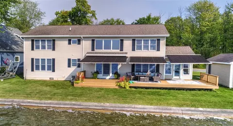 10769 Gun Lk, Middleville, MI 49333