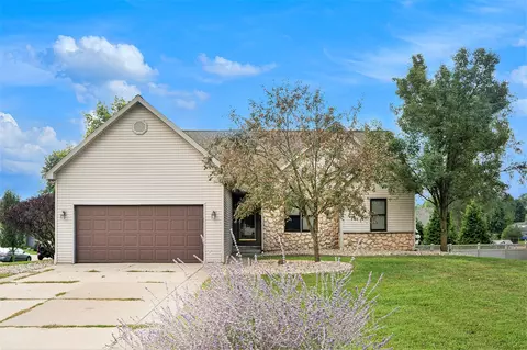 Exterior - 2109 Appleway, Jackson, MI 49203 photo 2 of 25