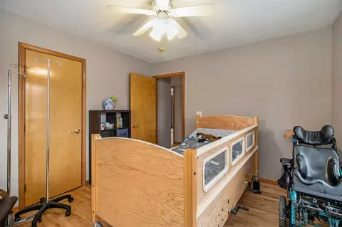 Bedroom - 2109 Appleway, Jackson, MI 49203 photo 6 of 7