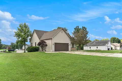 Exterior - 2109 Appleway, Jackson, MI 49203 photo 21 of 25