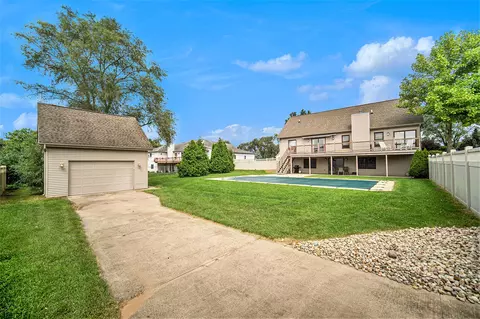 Exterior - 2109 Appleway, Jackson, MI 49203 photo 6 of 25