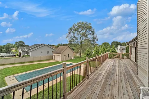 Exterior - 2109 Appleway, Jackson, MI 49203 photo 10 of 25