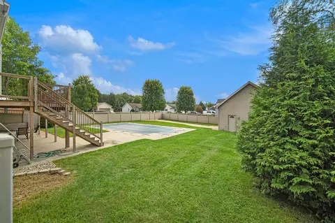 Exterior - 2109 Appleway, Jackson, MI 49203 photo 20 of 25