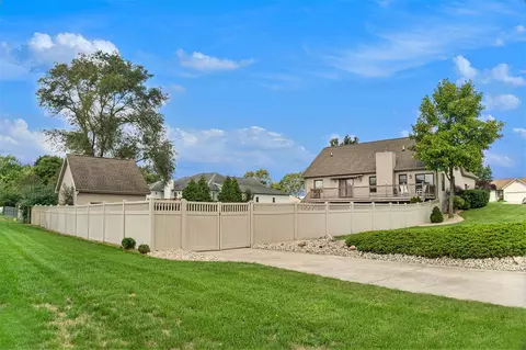 Exterior - 2109 Appleway, Jackson, MI 49203 photo 23 of 25