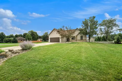 Exterior - 2109 Appleway, Jackson, MI 49203 photo 15 of 25