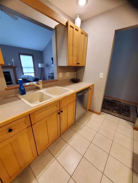 Kitchen - 2109 Appleway, Jackson, MI 49203 photo 1 of 6