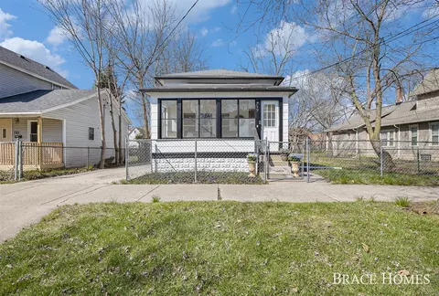 717 6th, Grand Rapids, MI 49504
