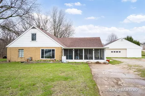 697 Pierce, Plainwell, MI 49080