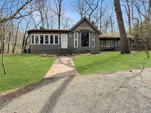 4295 Hillside, New Buffalo, MI 49117