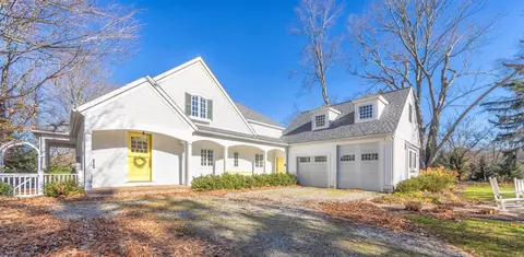 530 Spear, Saugatuck, MI 49453
