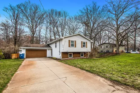 1819 Robbins, Grand Haven, MI 49417