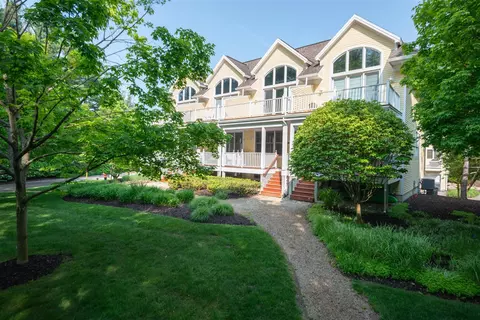 10571 Pinecone, South Haven, MI 49090
