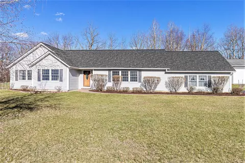 16008 Boulder Rdg, Grass Lake, MI 49240