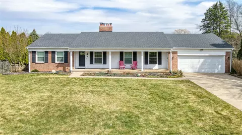 16 White Hls, Grand Rapids, MI 49546