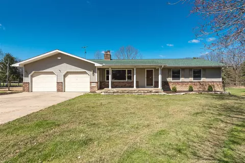 9395 Sanborn, Alto, MI 49302