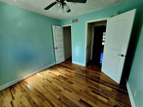 Bedroom - 4175 Springport, Jackson, MI 49201 photo 1 of 7