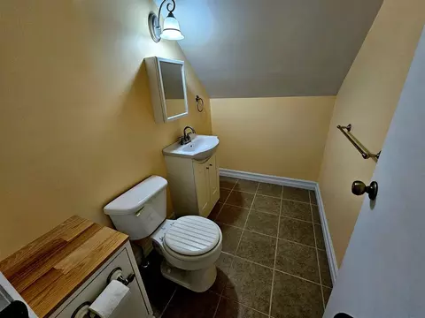 Bath - 4175 Springport, Jackson, MI 49201 photo 3 of 3
