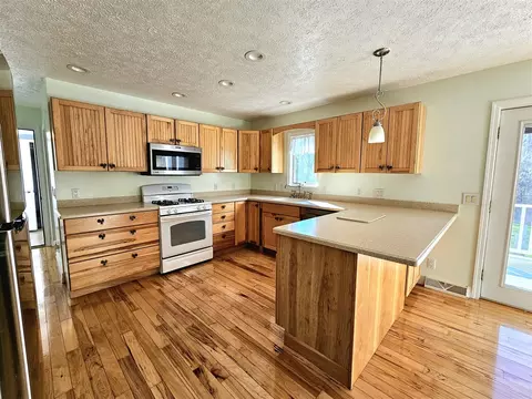 Kitchen - 4175 Springport, Jackson, MI 49201 photo 2 of 2
